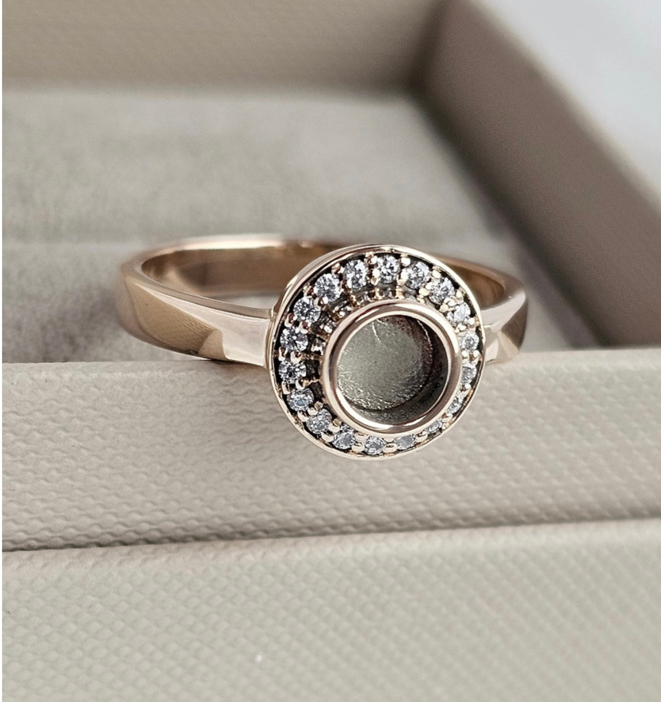 925 Silver Halo Cluster Crystal Ring