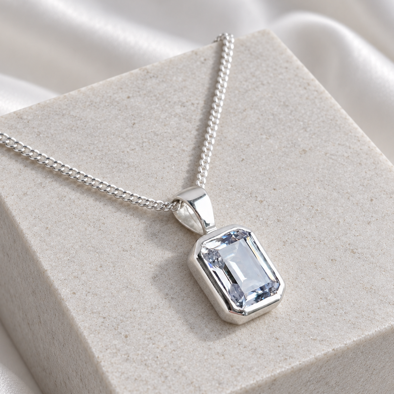 Emerald Crystal Secretly Set Ashes Pendant